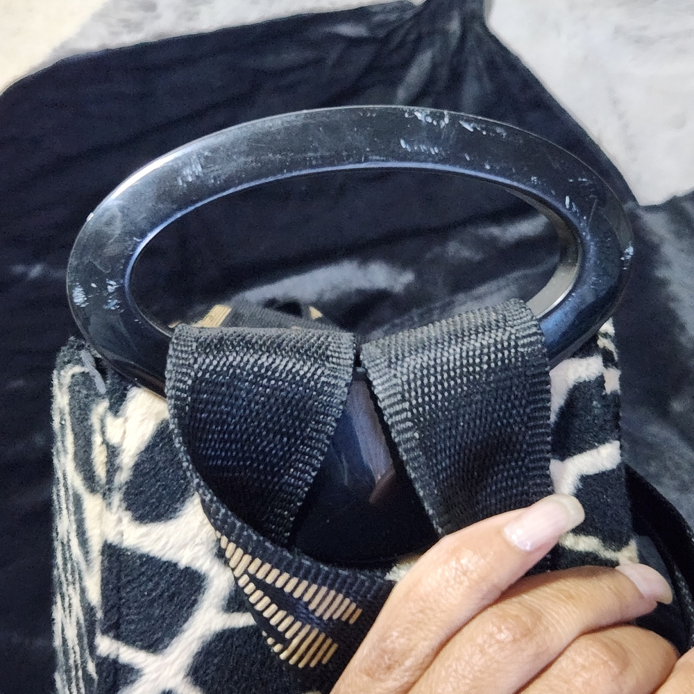Unique Vintage Giraffe faux fur print structured fashion bookbag purse. - Picture 4 of 8